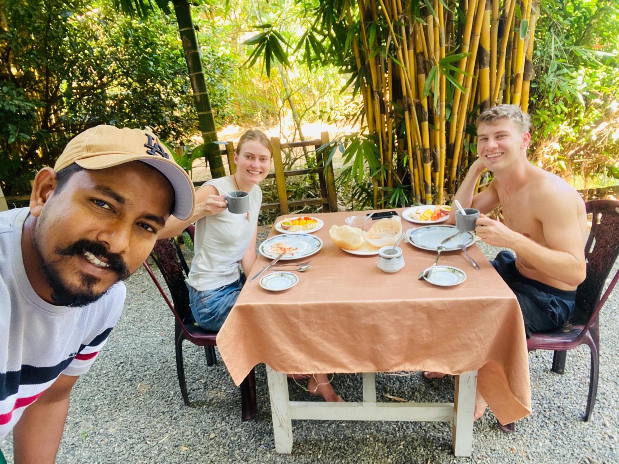 Leo Homestay Dikwella Εξωτερικό φωτογραφία