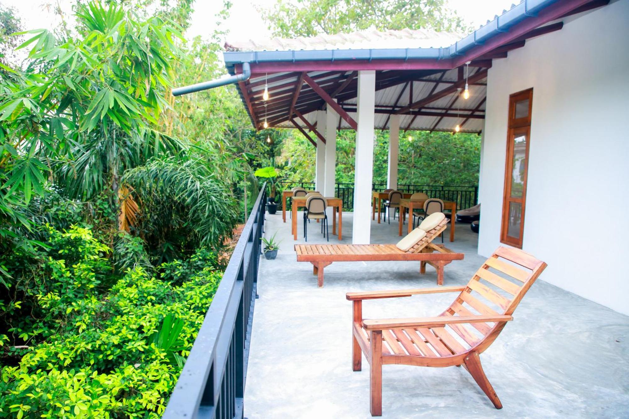 Leo Homestay Dikwella Εξωτερικό φωτογραφία